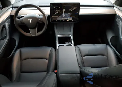 2025 Tesla Model Y z USA, uszkodzony, nr VIN 7SAYGDED3SF264869